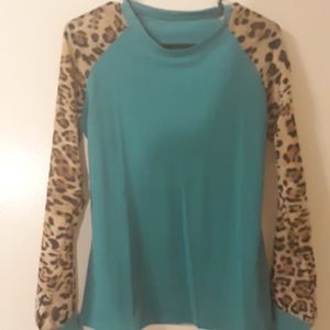 New!Leopard long sleeve blouse